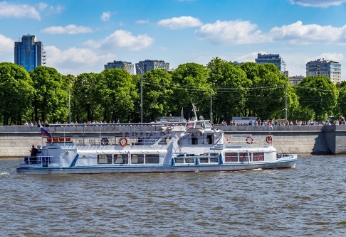 какие суда ходят по москве реке. Смотреть фото какие суда ходят по москве реке. Смотреть картинку какие суда ходят по москве реке. Картинка про какие суда ходят по москве реке. Фото какие суда ходят по москве реке